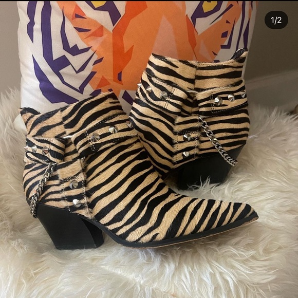 Jessica Simpson size 8.5 Tiger Booties! - Picture 1 of 2